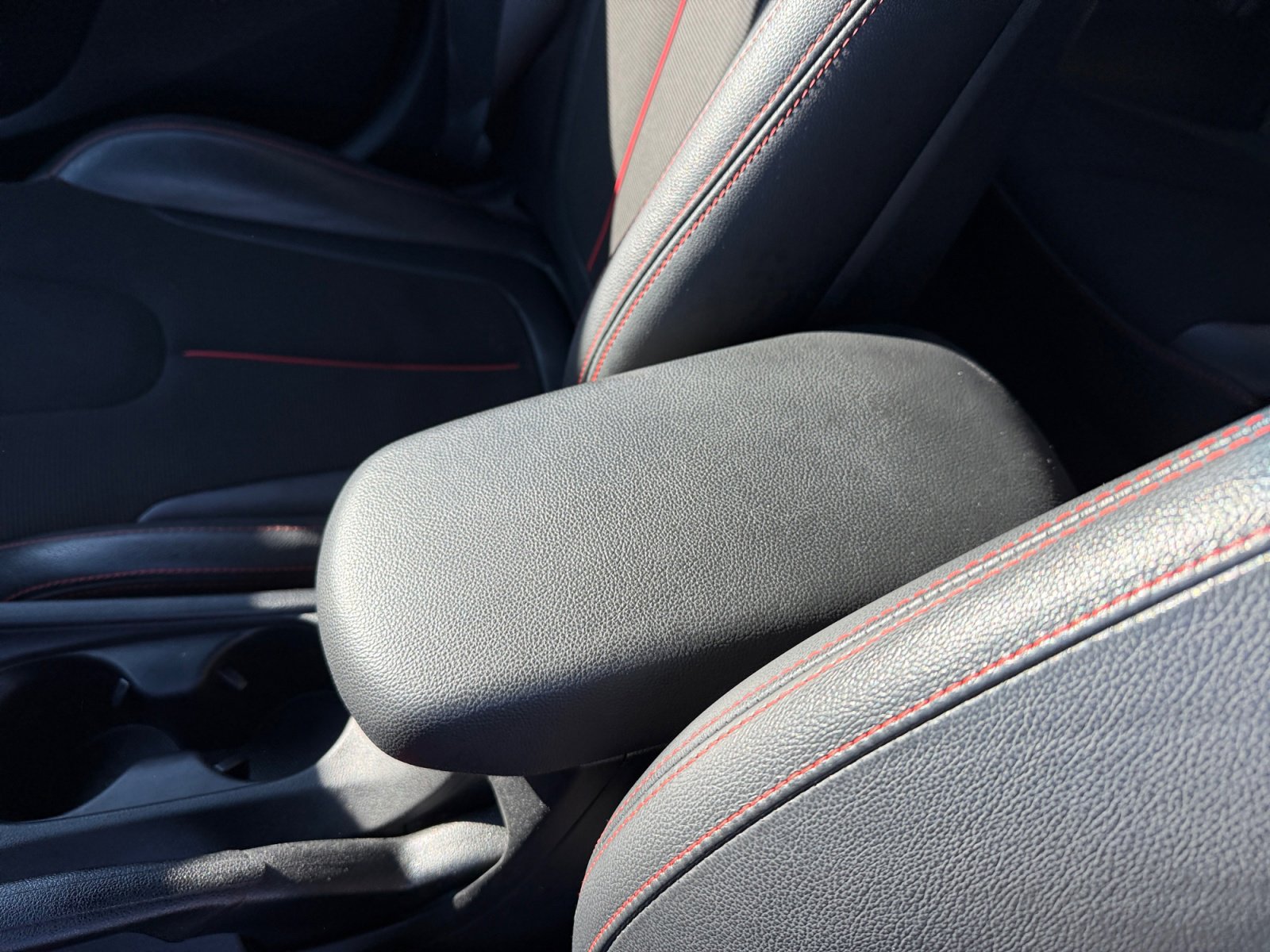 Used 2019 Hyundai Veloster 2.0 Premium image 14