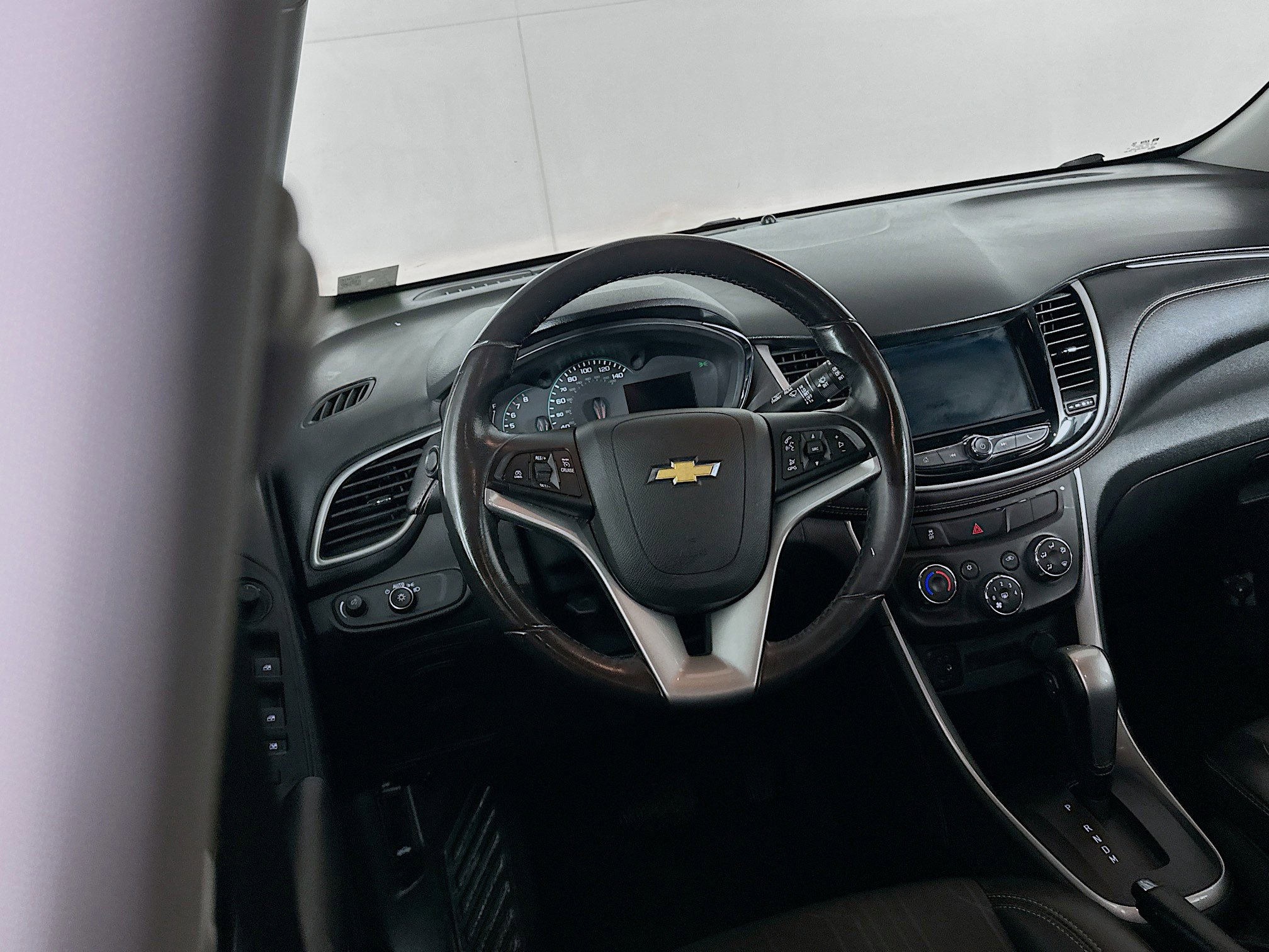 Used 2019 Chevrolet Trax LT w/ LT Convenience Package image 16