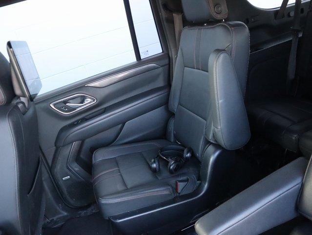 Used 2021 Chevrolet Suburban RST w/ Luxury Package image 16