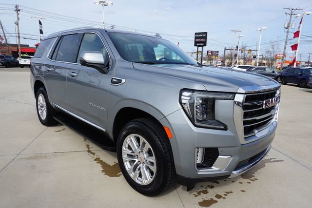 Used 2023 GMC Yukon SLT w/ SLT Premium Package image 2