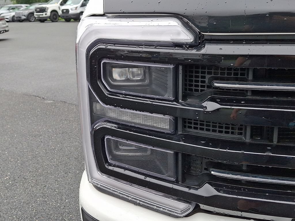 Used 2025 Ford F250 Platinum AWD/4WD image 9