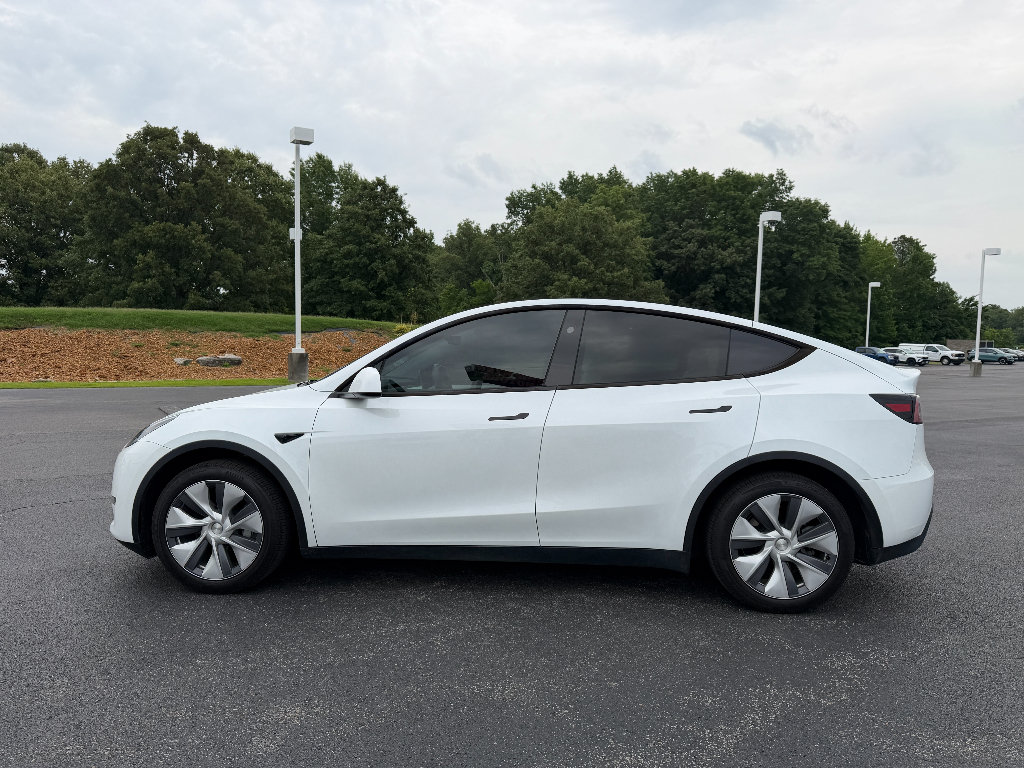 Used 2024 Tesla Model Y Long Range AWD/4WD image 6