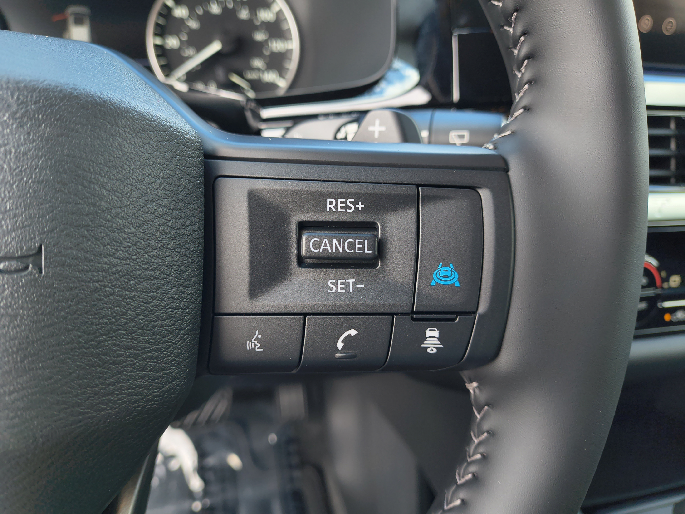 New 2026 Nissan Pathfinder SV FWD image 31
