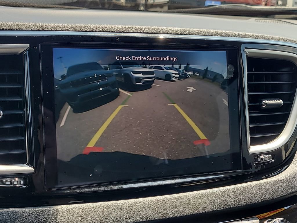 Used 2024 Chrysler Pacifica Touring-L image 22