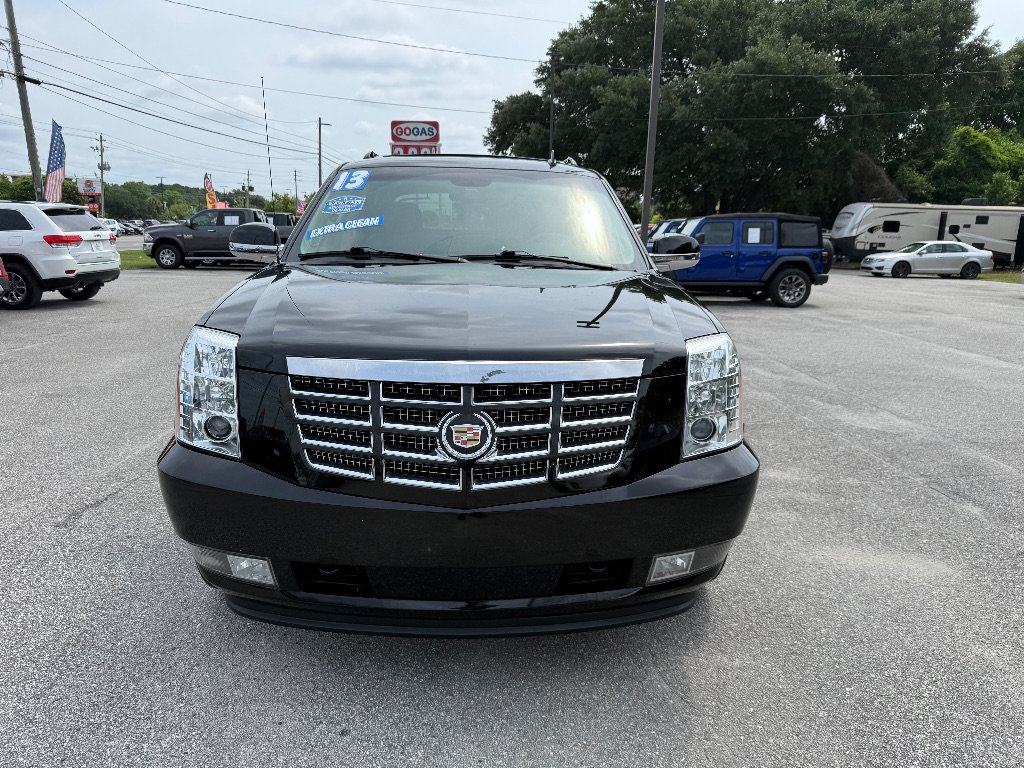 Used 2013 Cadillac Escalade EXT Premium AWD/4WD image 2