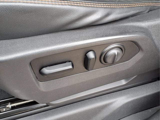 Used 2020 GMC Sierra 1500 AT4 w/ AT4 Premium Package AWD/4WD image 18