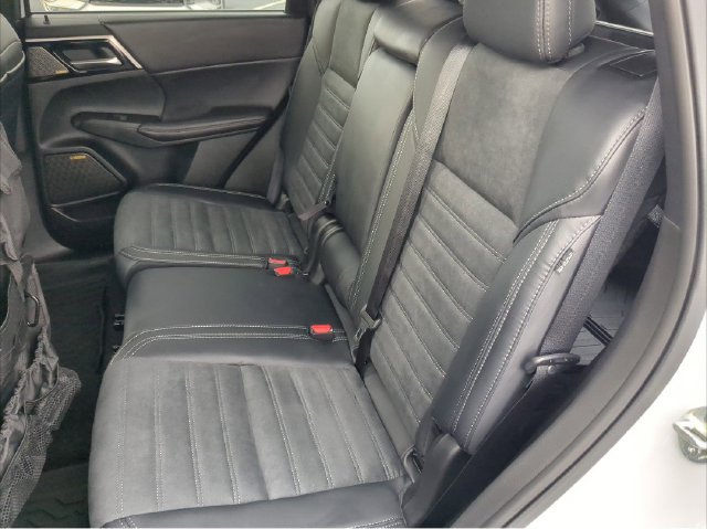 New 2026 Mitsubishi Outlander SE FWD image 20