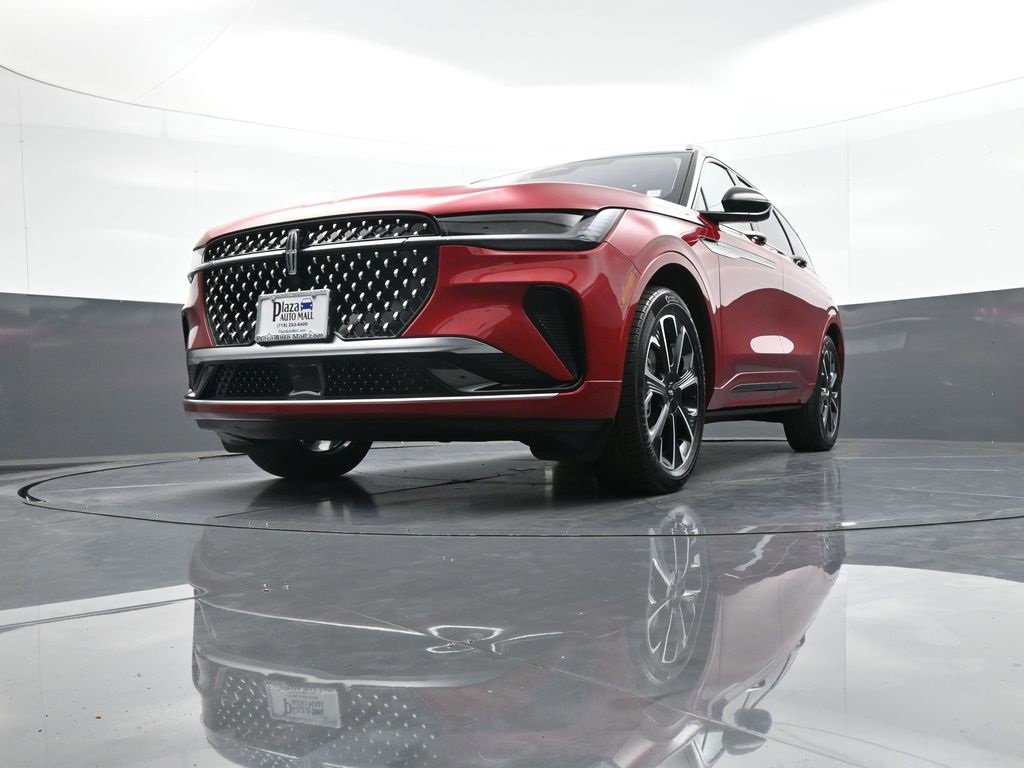 Used 2025 Lincoln Nautilus Reserve image 29