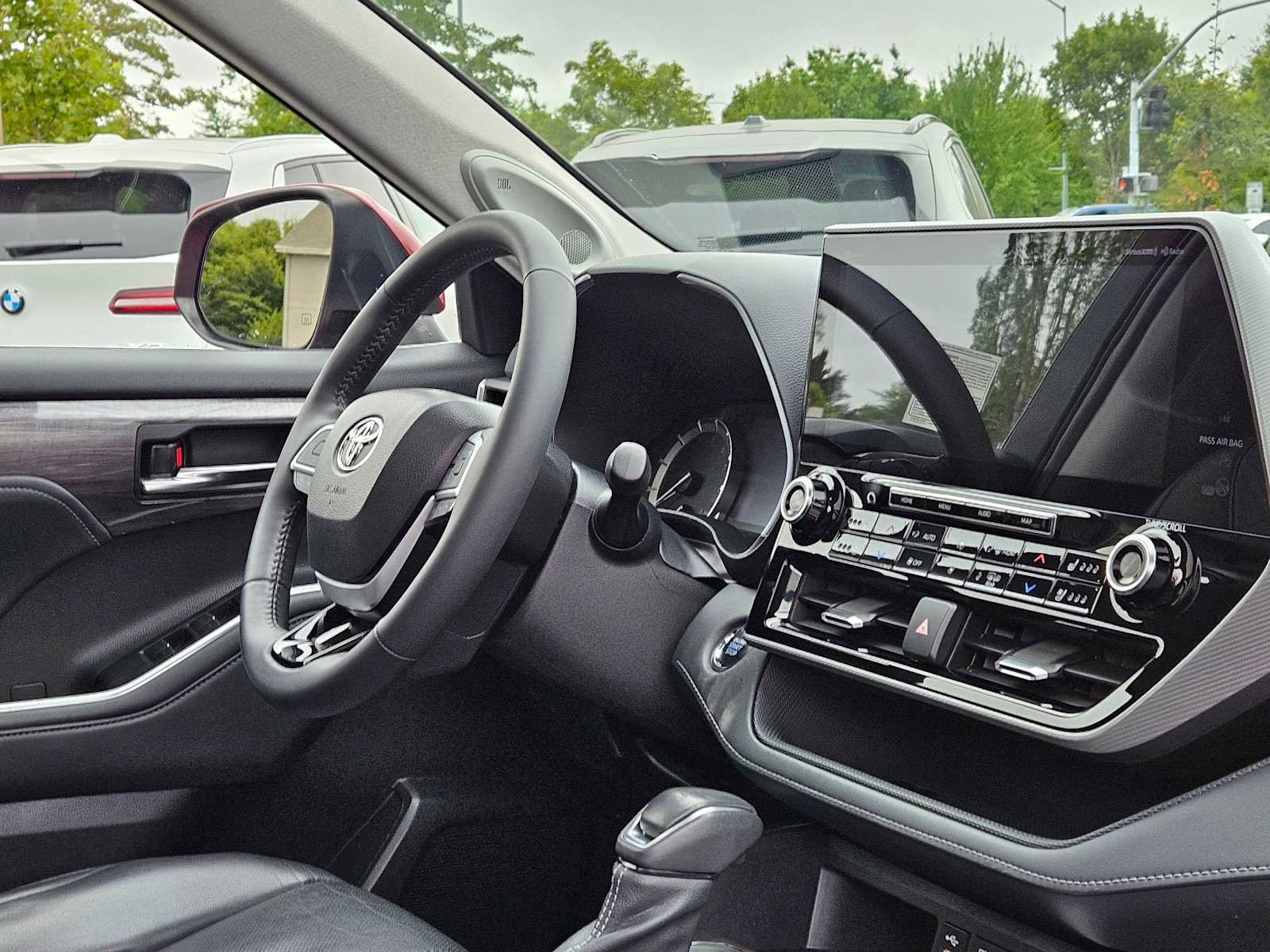 Used 2022 Toyota Highlander Platinum image 12