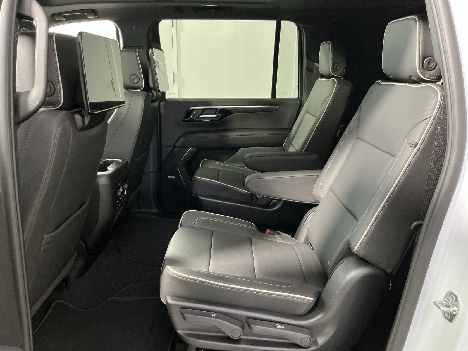New 2026 Chevrolet Suburban Premier AWD/4WD image 25