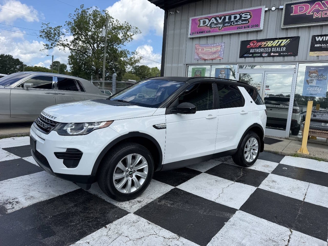 Used 2017 Land Rover Discovery Sport SE AWD/4WD image 2