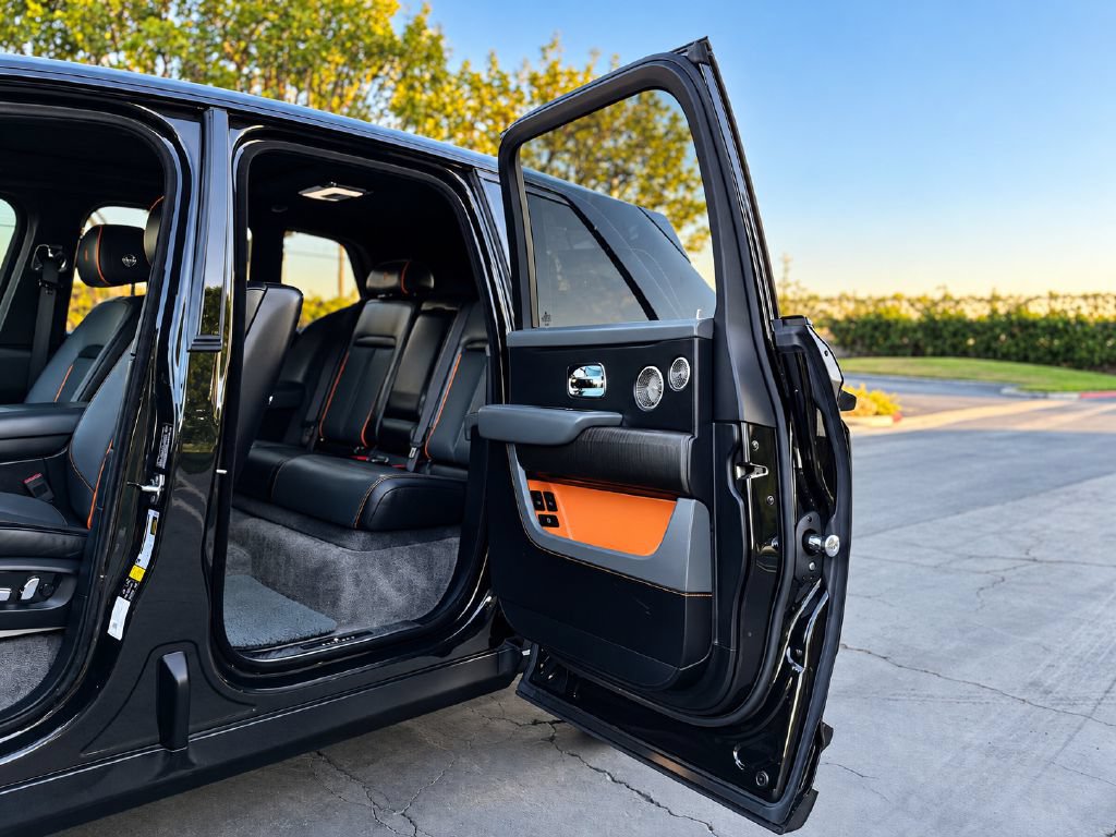 Used 2019 Rolls-Royce Cullinan AWD/4WD image 13