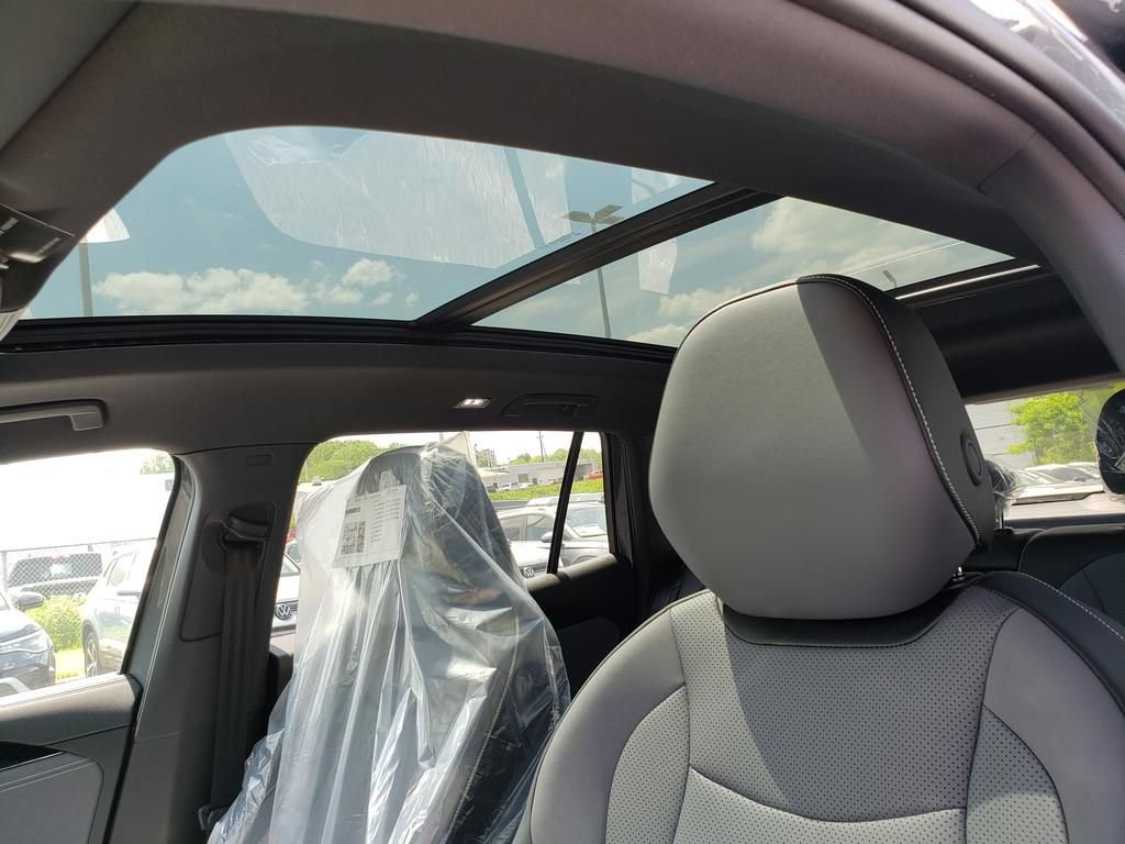 New 2026 Volkswagen Tiguan SE R-Line AWD/4WD image 7