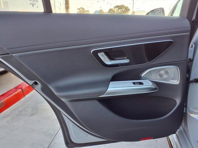 New 2026 Mercedes-Benz E 53 AMG e 4MATIC Sedan image 17