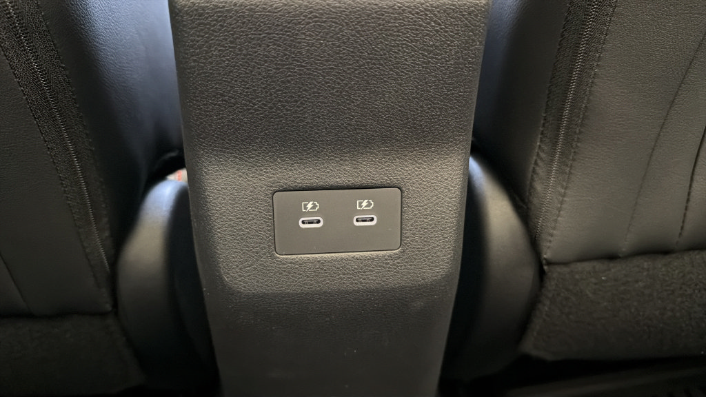New 2027 Nissan Kicks SR w/ SR Premium Package AWD/4WD image 17