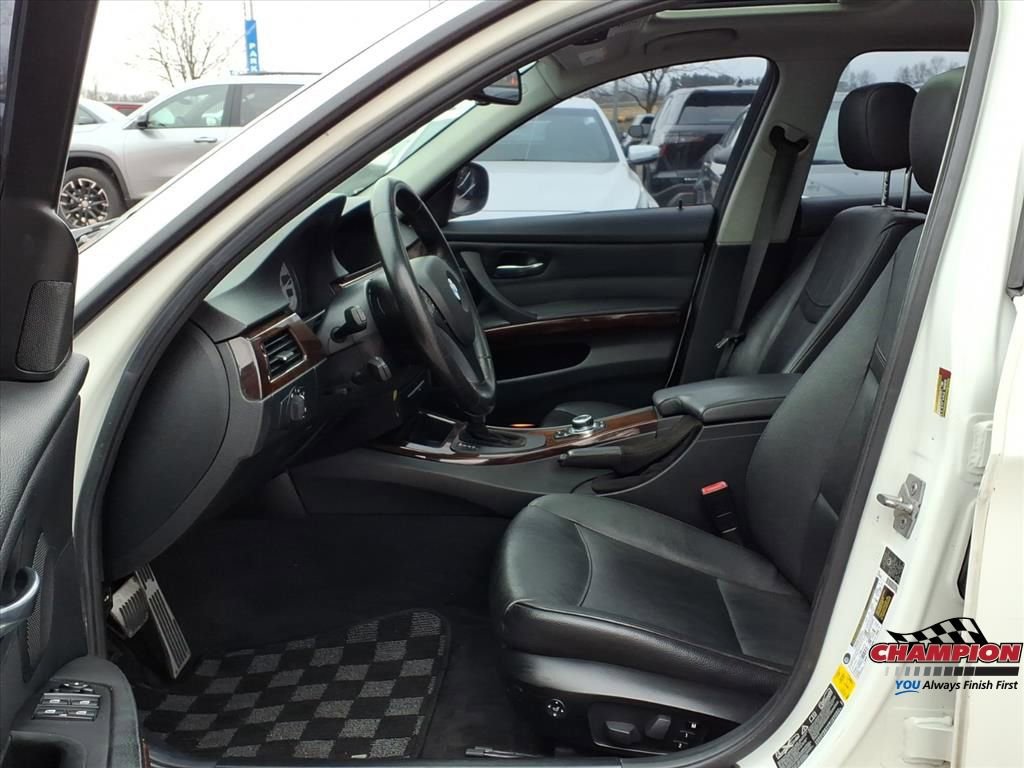 Used 2011 BMW 328i xDrive Sedan image 15