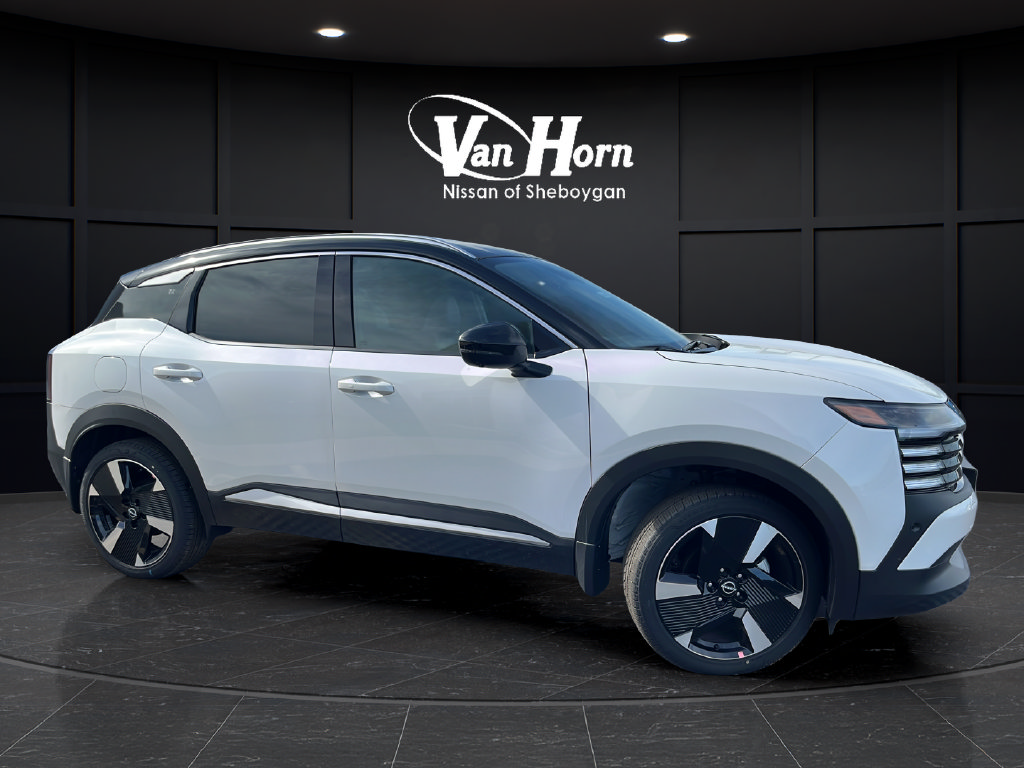 New 2026 Nissan Kicks SR AWD/4WD image 2