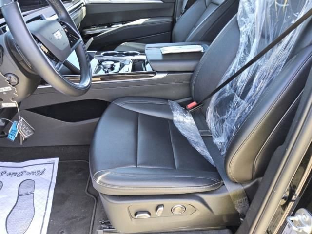 Used 2025 Cadillac Escalade ESV Luxury RWD image 6