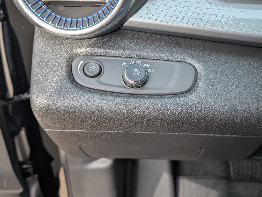 New 2026 Chevrolet Trax LT w/ Driver Confidence Package FWD image 14