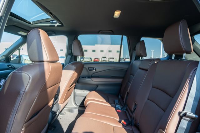 Used 2025 Honda Passport EX-L image 14