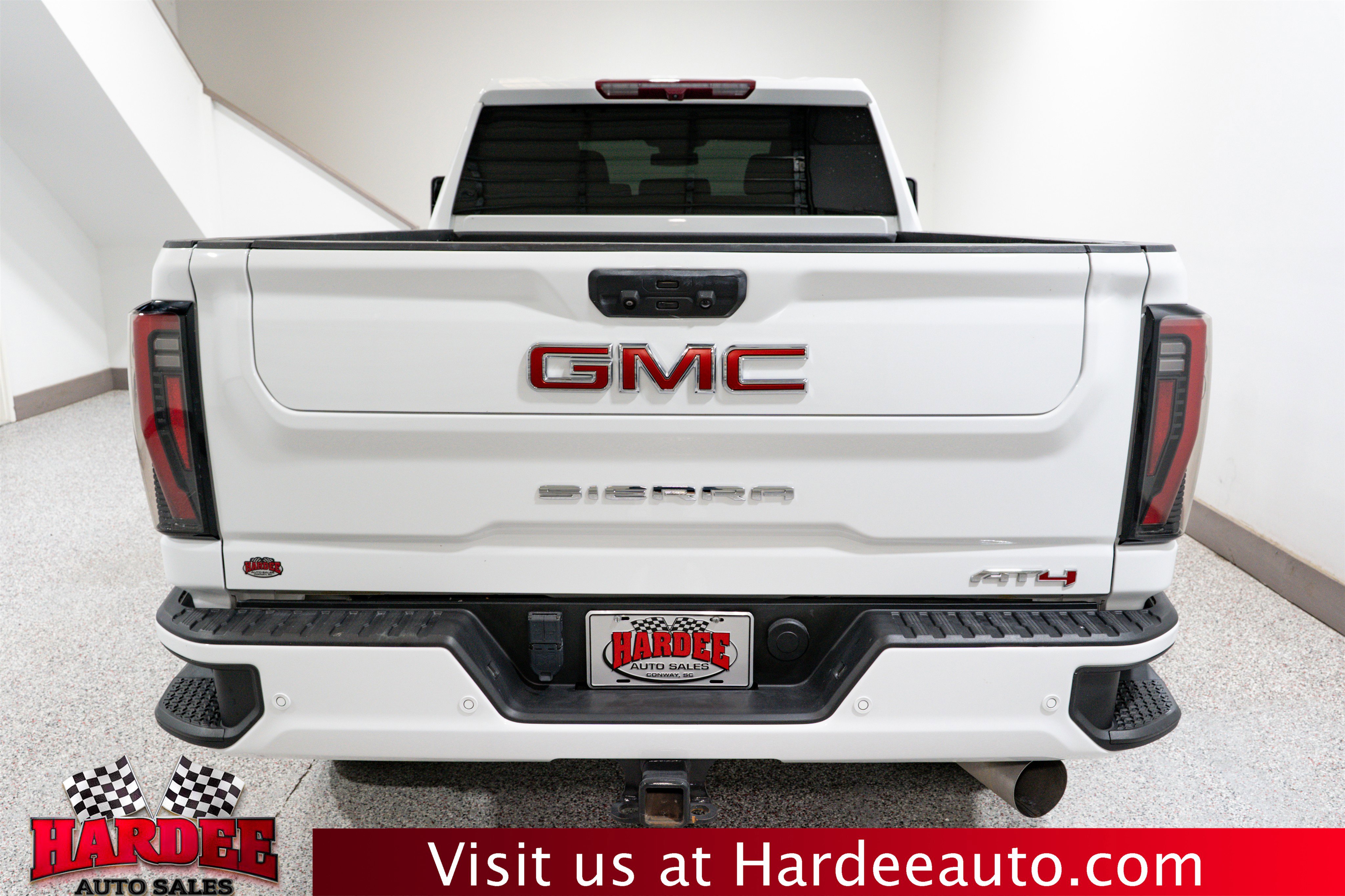 Used 2024 GMC Sierra 2500 AT4 image 4