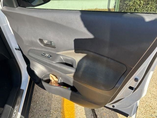 Used 2019 Nissan Kicks S w/ Exterior Electronics Package image 28