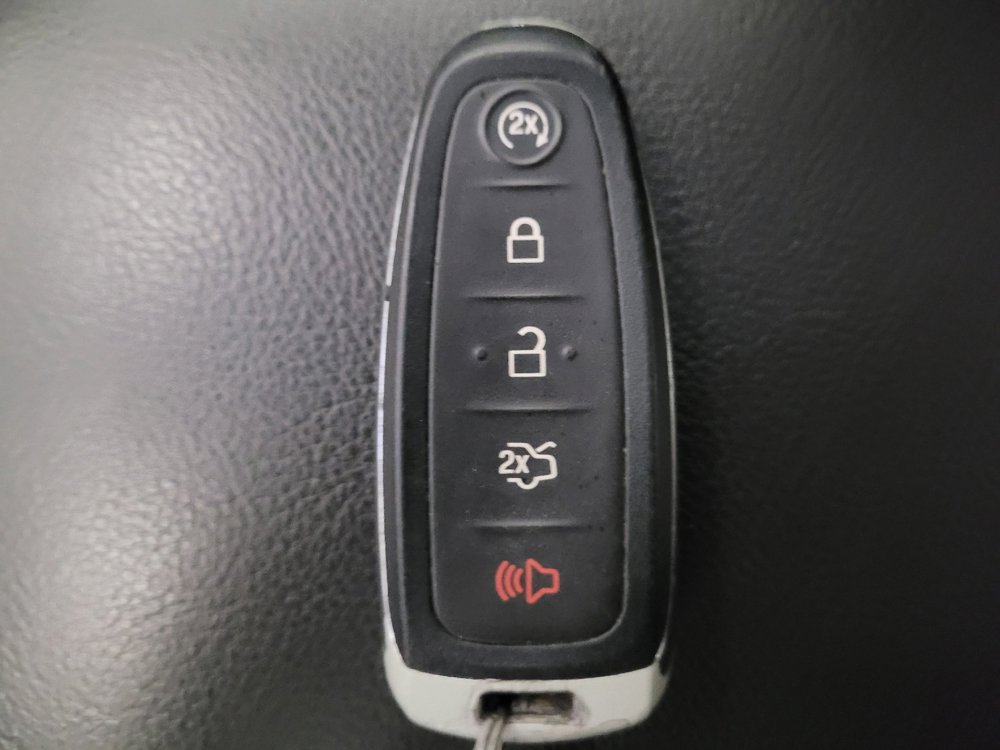 Used 2017 Ford Focus Titanium FWD image 32