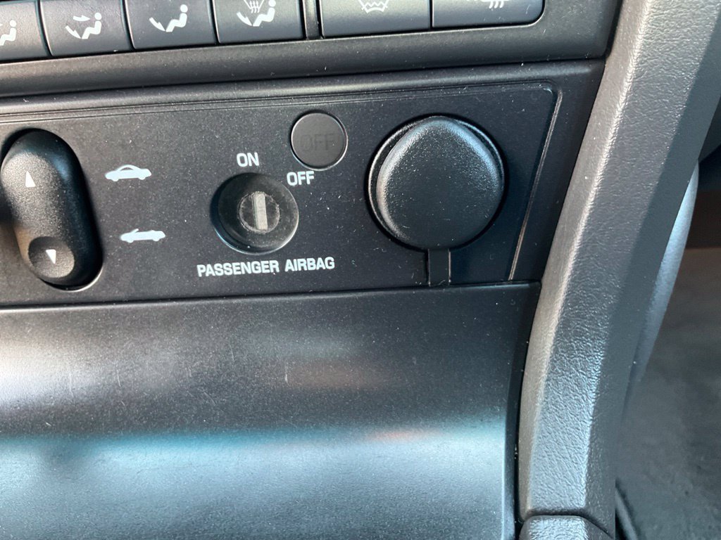 Used 2002 Ford Thunderbird RWD image 18