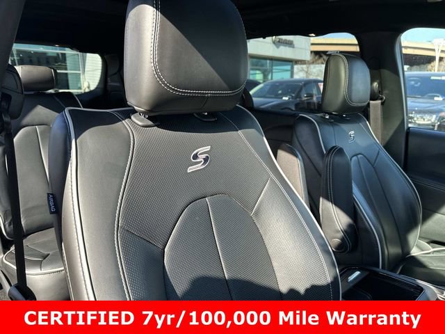 Used 2023 Chrysler Pacifica Limited w/ S Appearance Package image 12