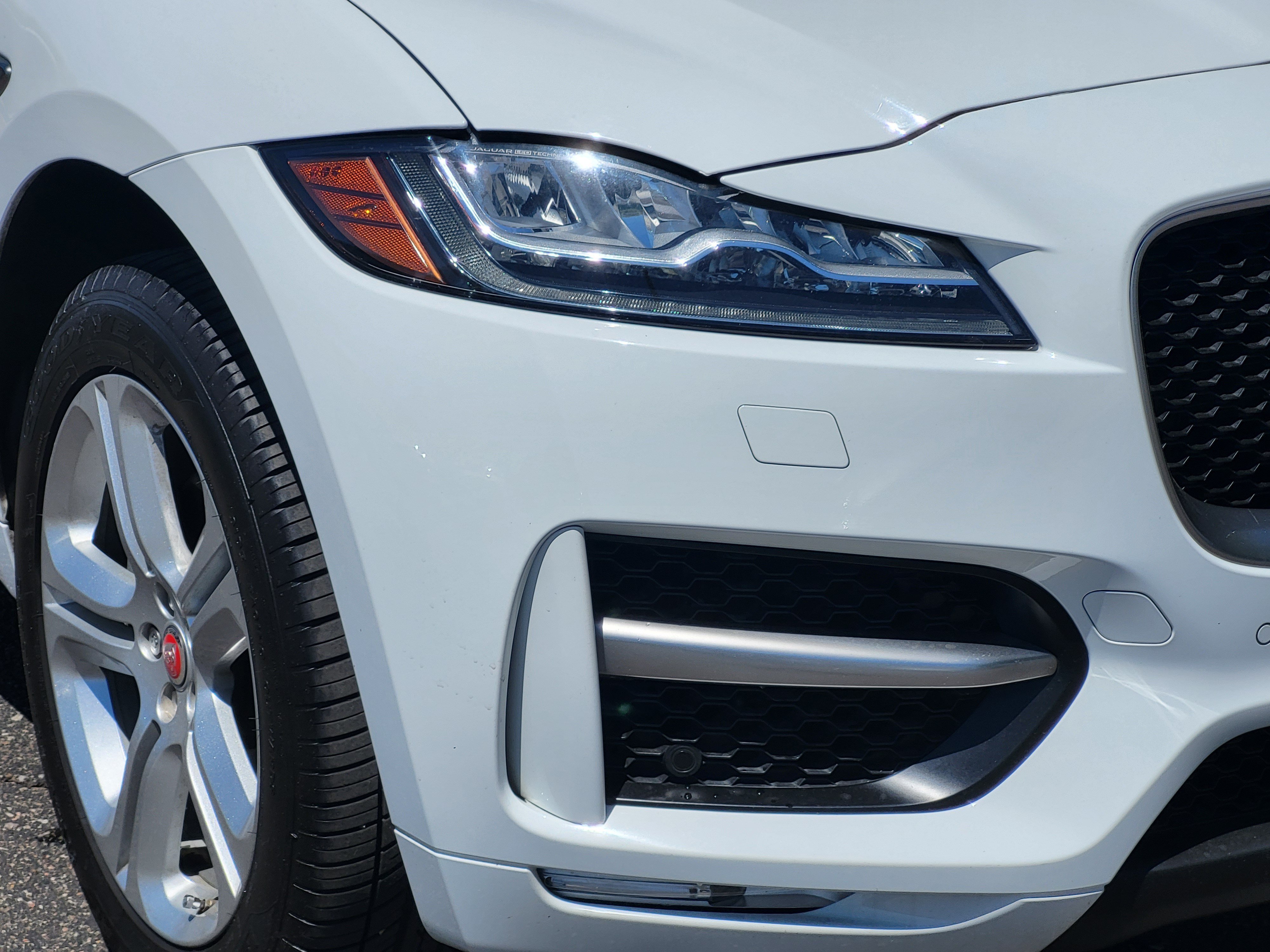 Used 2019 Jaguar F-PACE R-Sport AWD/4WD image 5