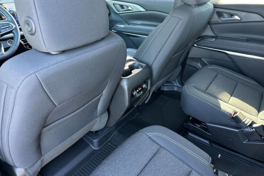 New 2026 Chevrolet Traverse LT image 13