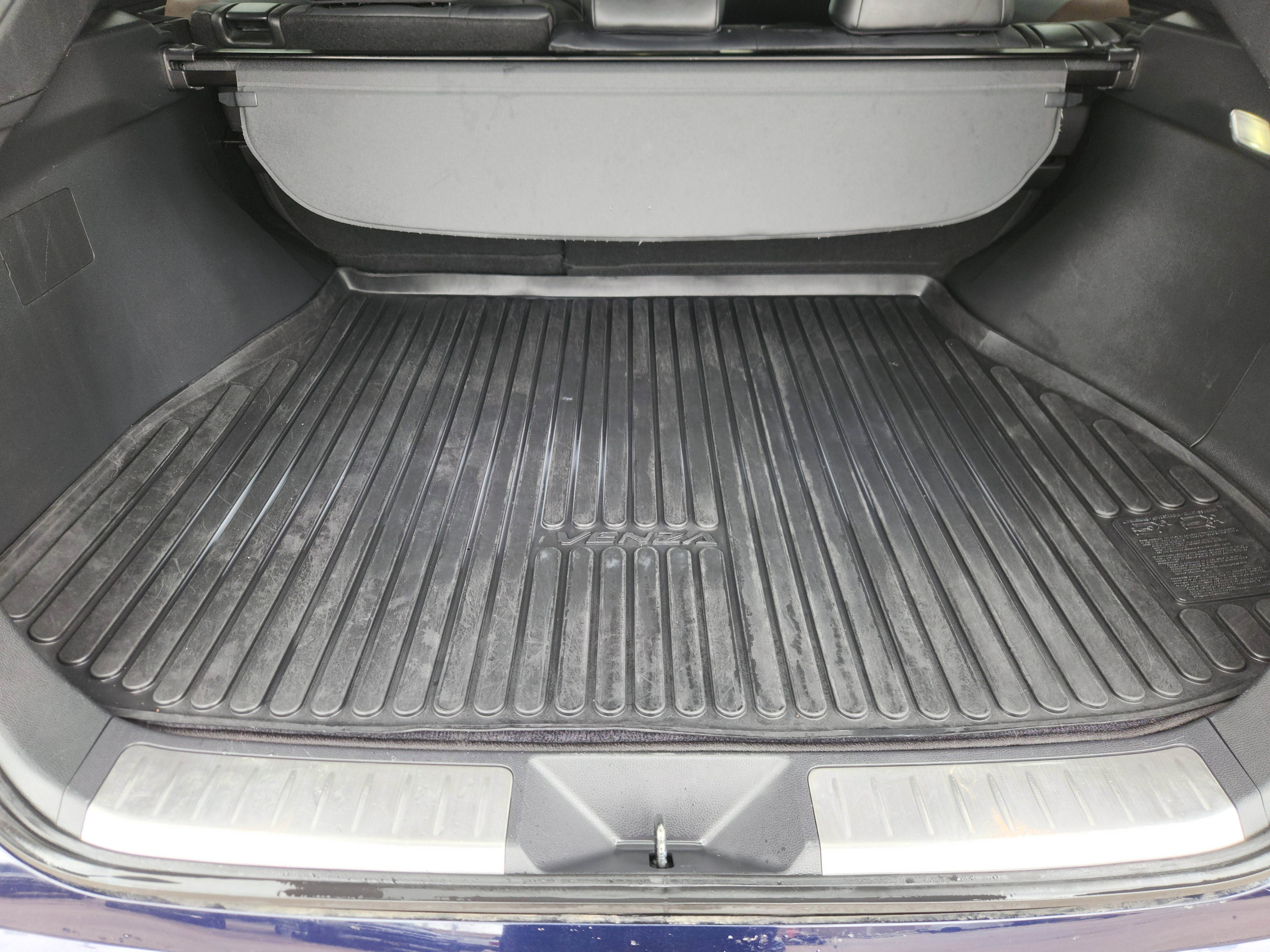 Used 2022 Toyota Venza XLE image 23