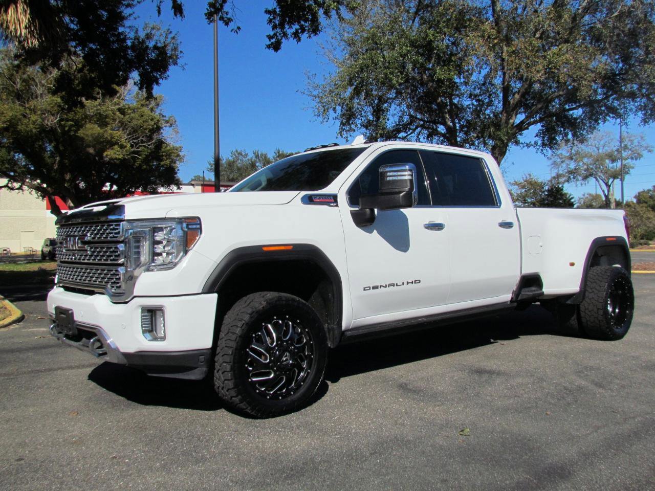 Used 2021 GMC Sierra 3500 Denali w/ Denali Ultimate Package image 4