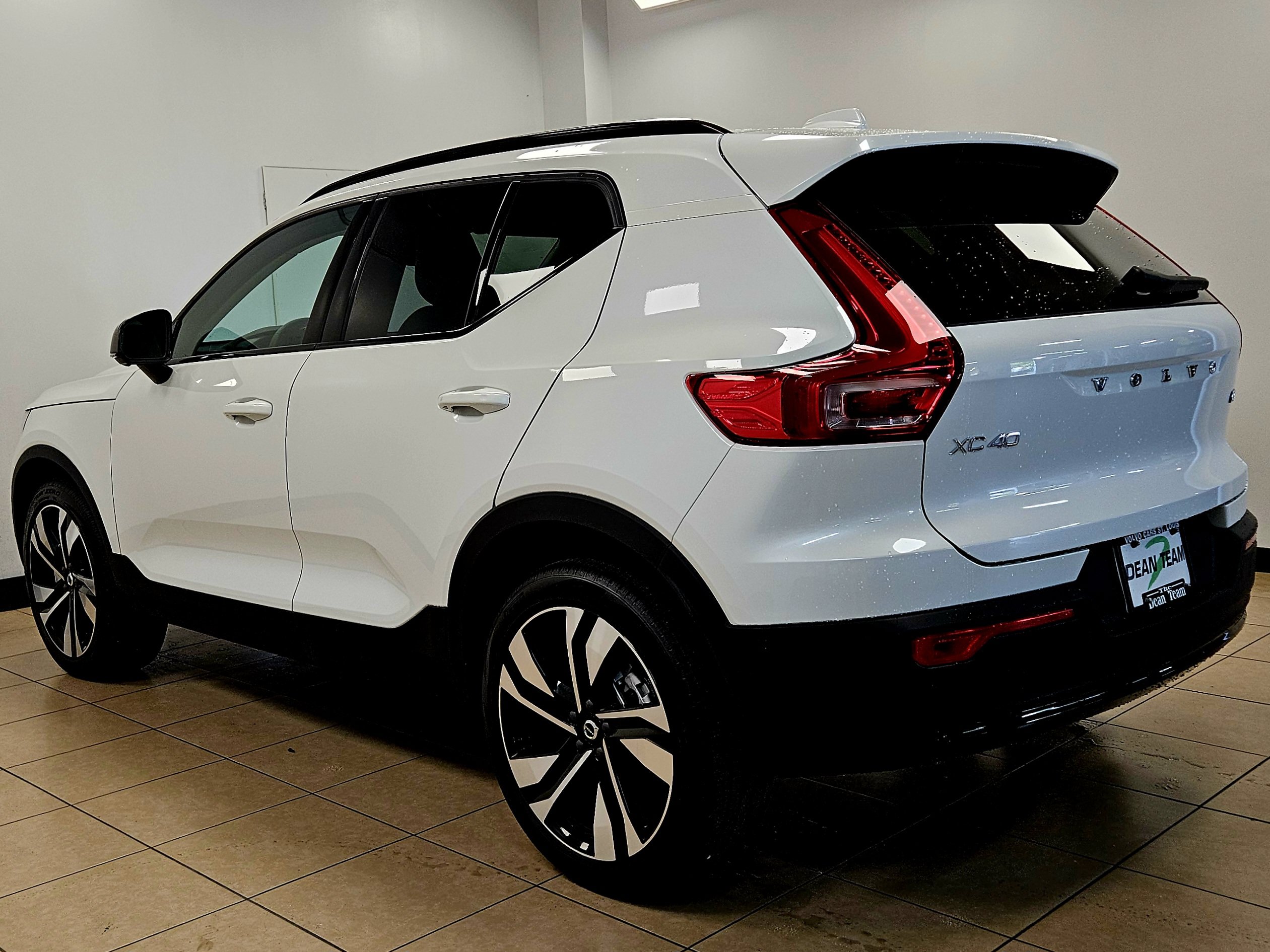 New 2026 Volvo XC40 B5 Ultra w/ Climate Package AWD/4WD image 6