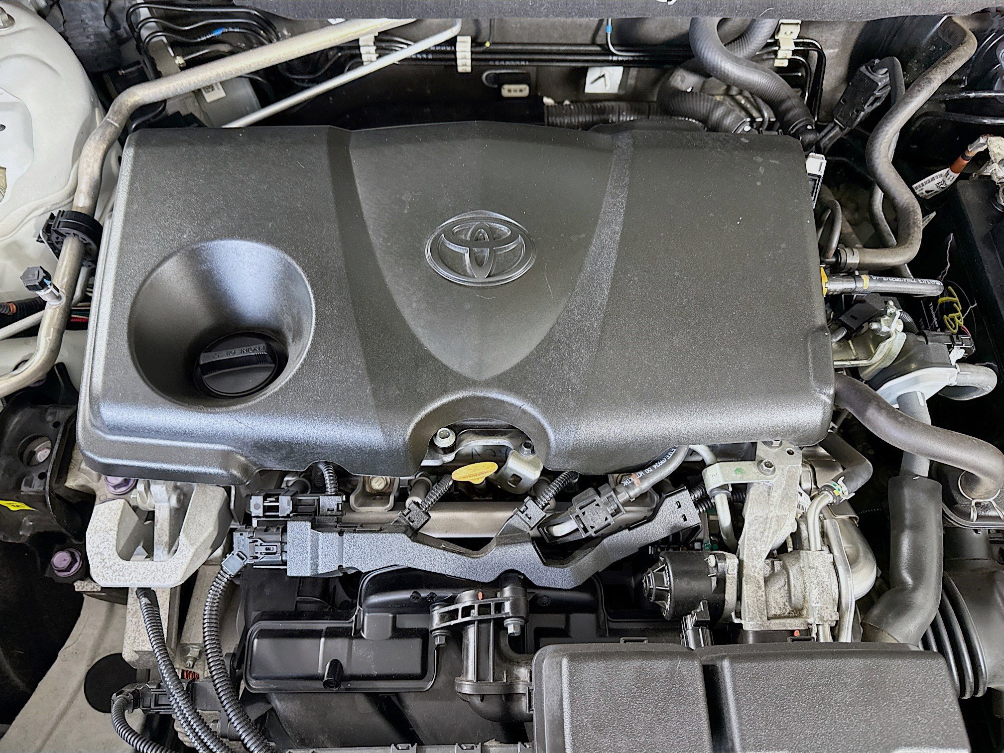 Used 2020 Toyota RAV4 LE image 38