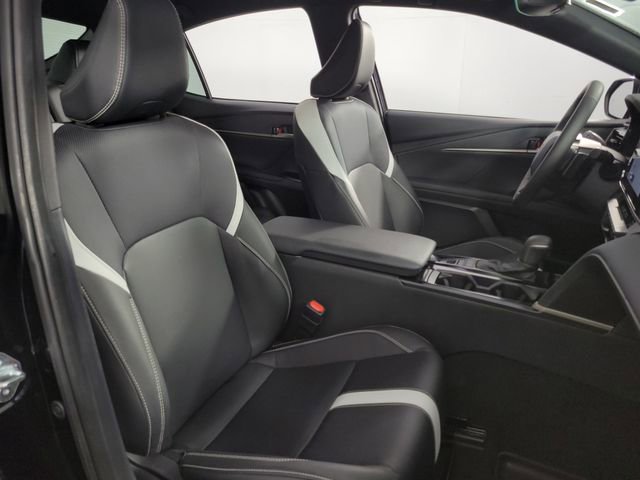 Used 2025 Toyota Camry SE image 15