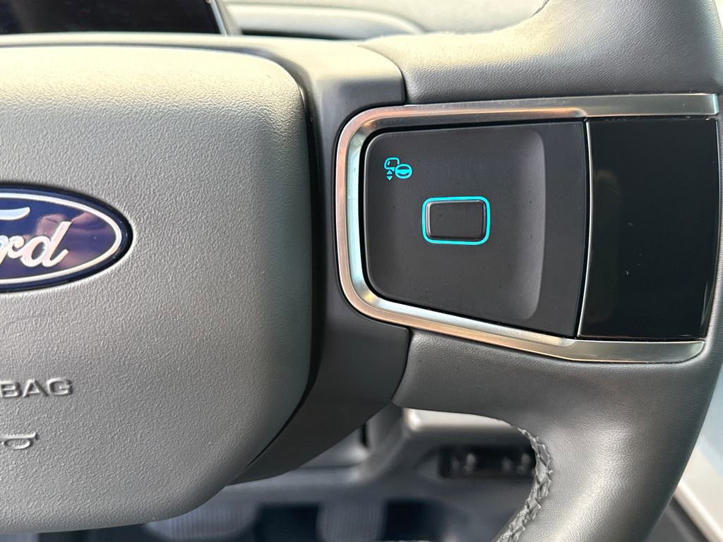 Used 2025 Ford Expedition Max Active RWD image 16