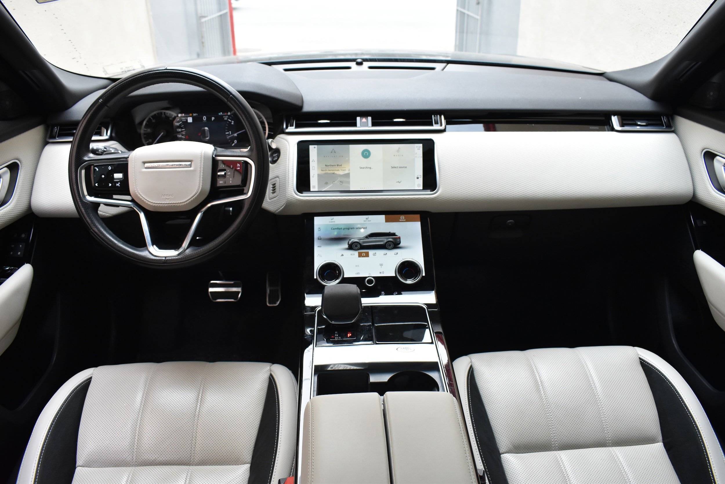 Used 2023 Land Rover Range Rover Velar R-Dynamic S AWD/4WD image 29