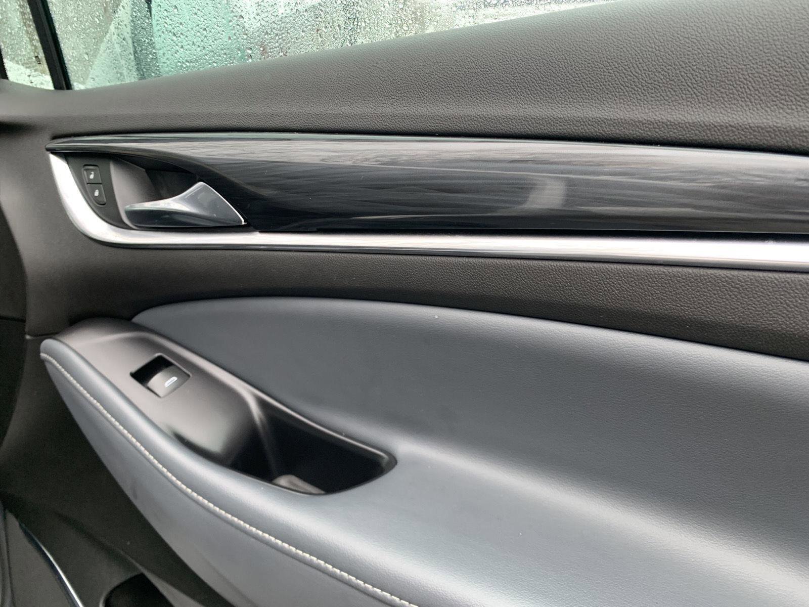 Used 2022 Buick Enclave Premium image 24