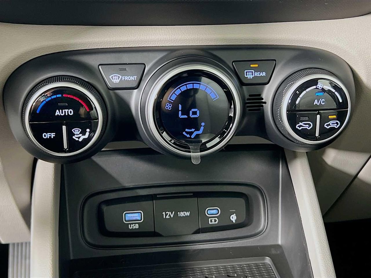 New 2026 Hyundai Venue SEL FWD image 11