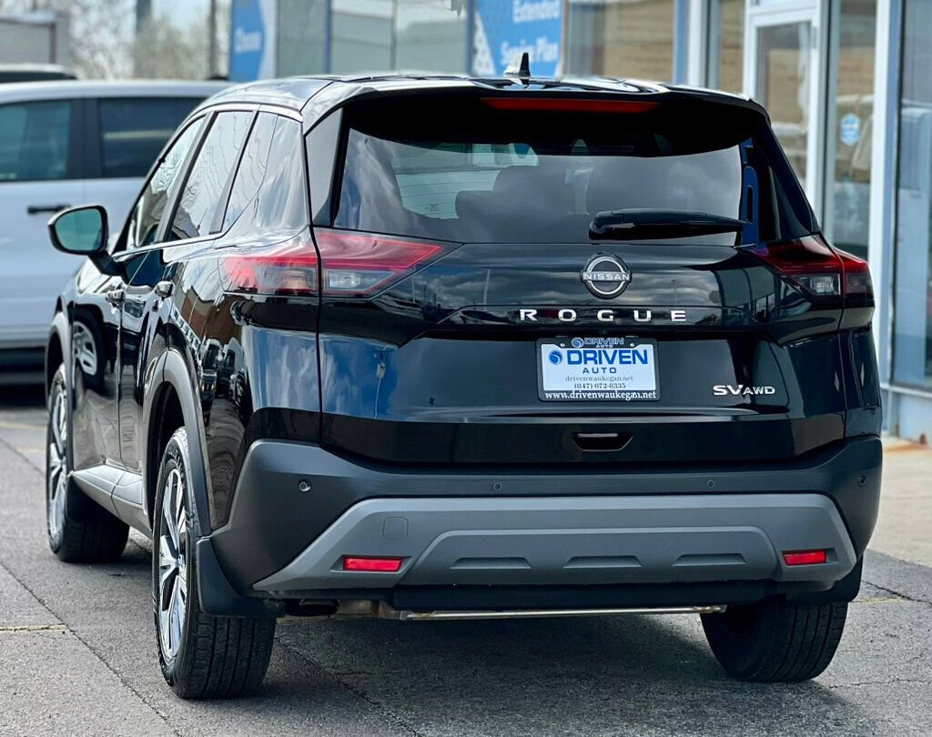 Used 2023 Nissan Rogue SV AWD/4WD image 3