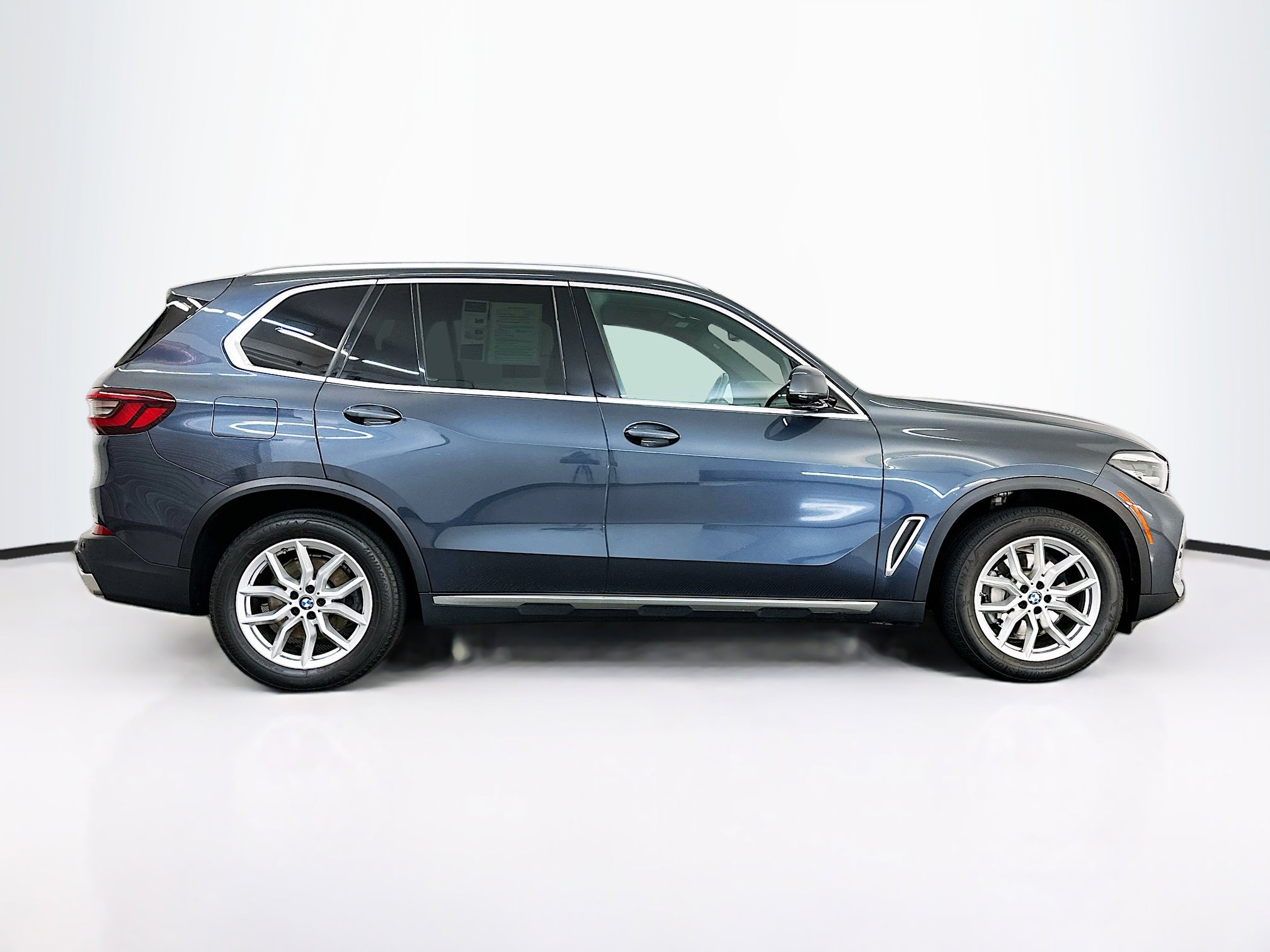 Used 2022 BMW X5 xDrive40i w/ Premium Package image 10