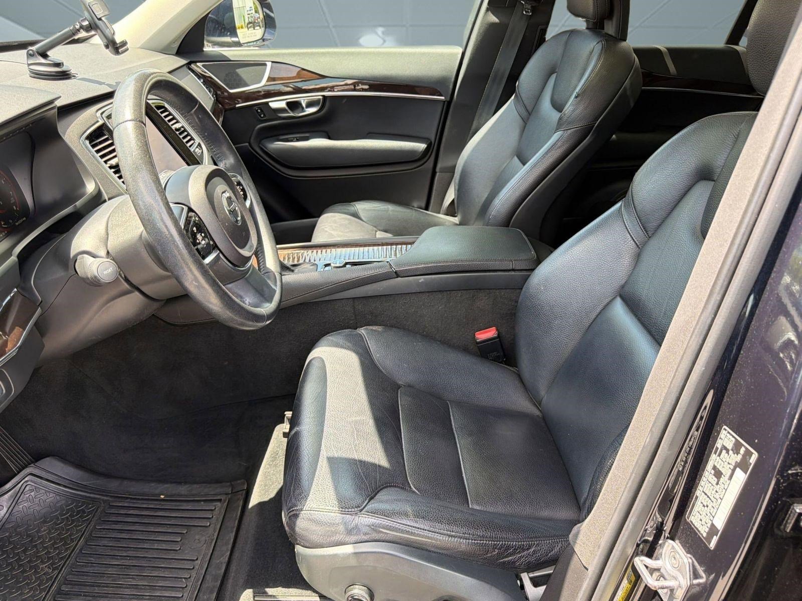 Used 2017 Volvo XC90 T5 Momentum w/ Vision Package FWD image 5