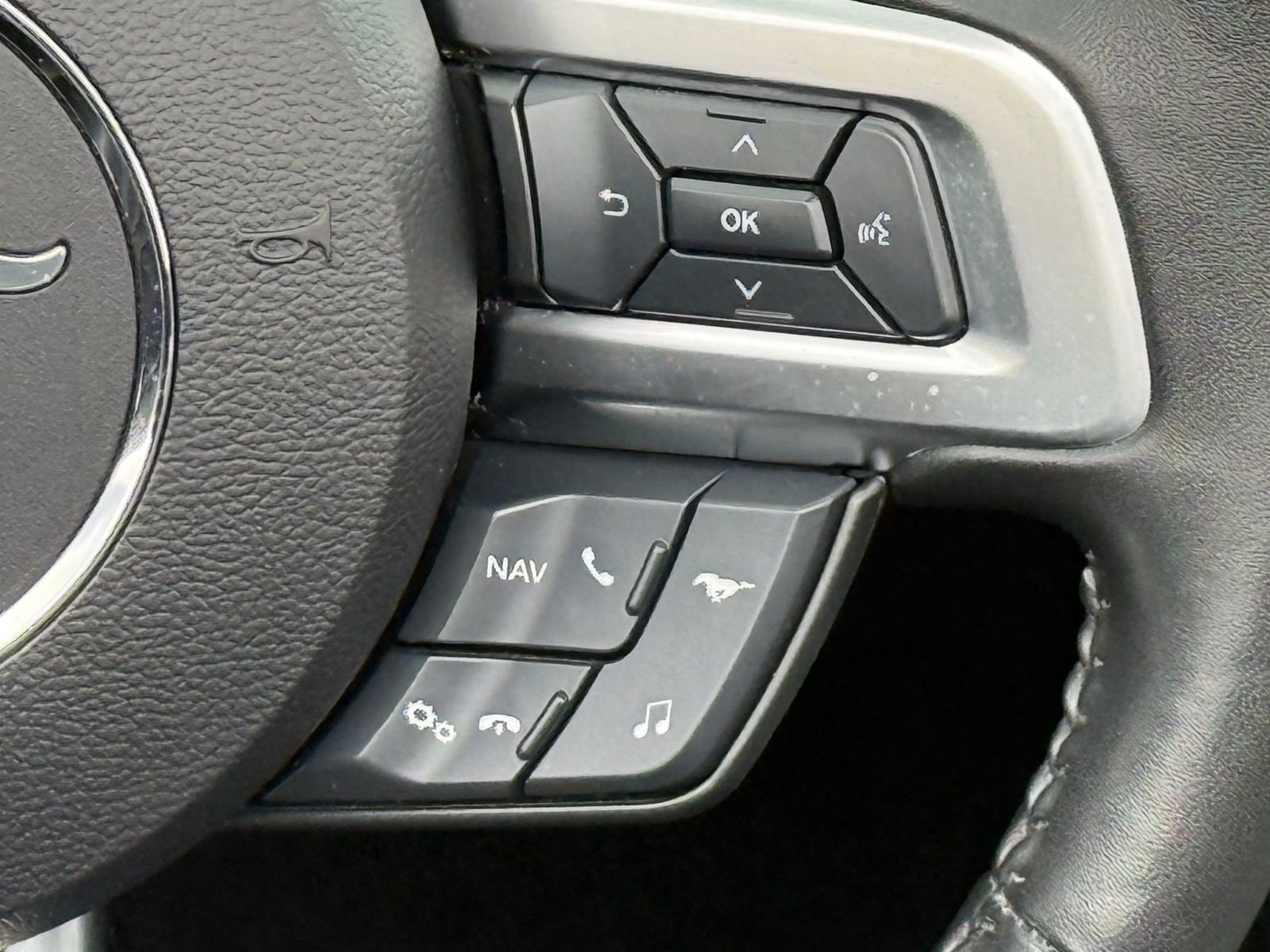 Used 2019 Ford Mustang GT Premium w/ Equipment Group 401A RWD image 28