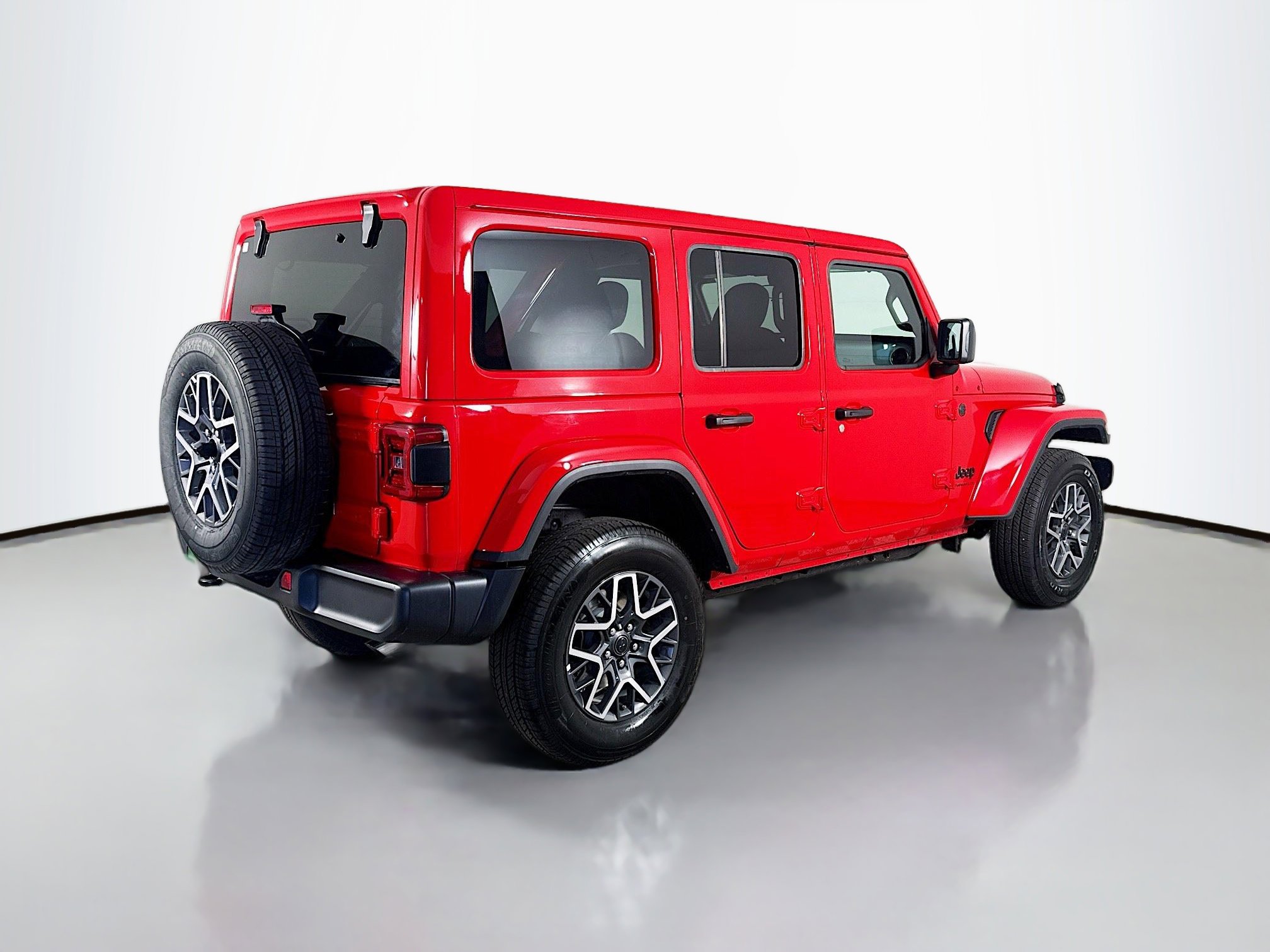Used 2025 Jeep Wrangler Sahara image 10