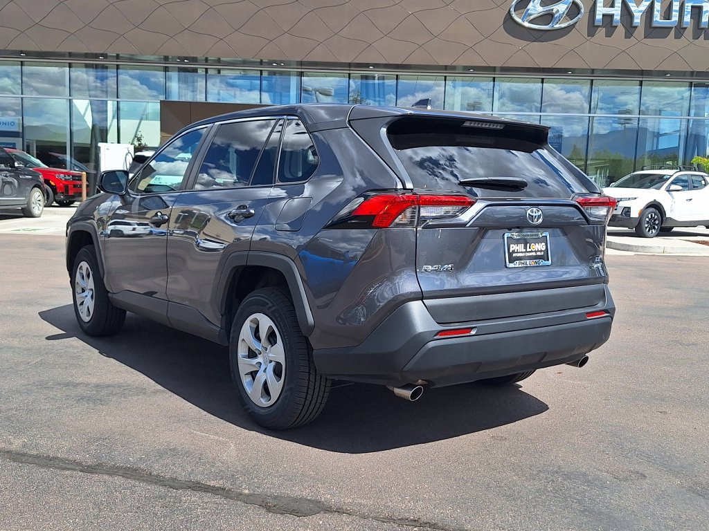 Used 2022 Toyota RAV4 LE w/ Carpet Mat Package (TMS) AWD/4WD image 5