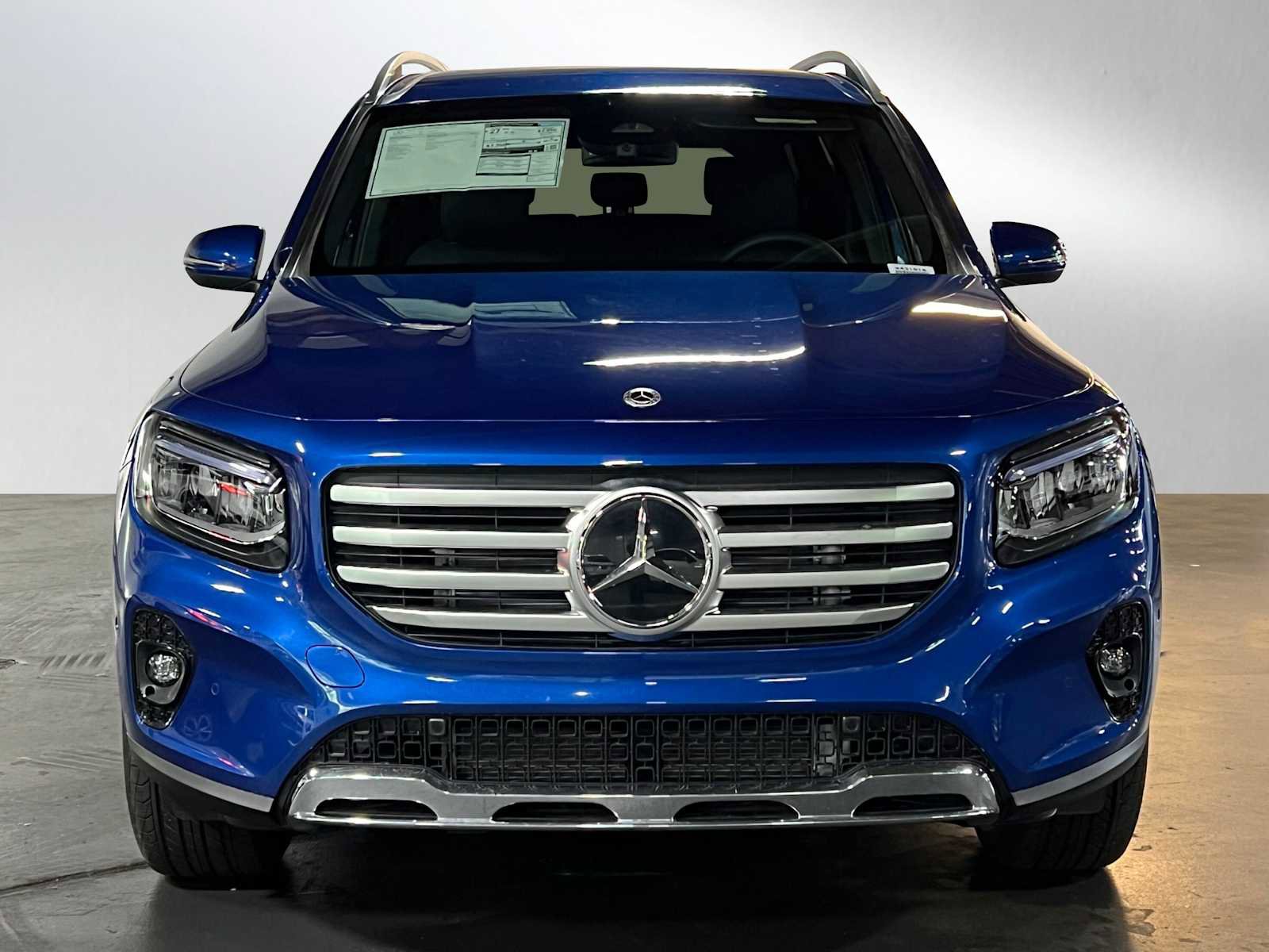 Used 2025 Mercedes-Benz GLB 250 4MATIC image 8