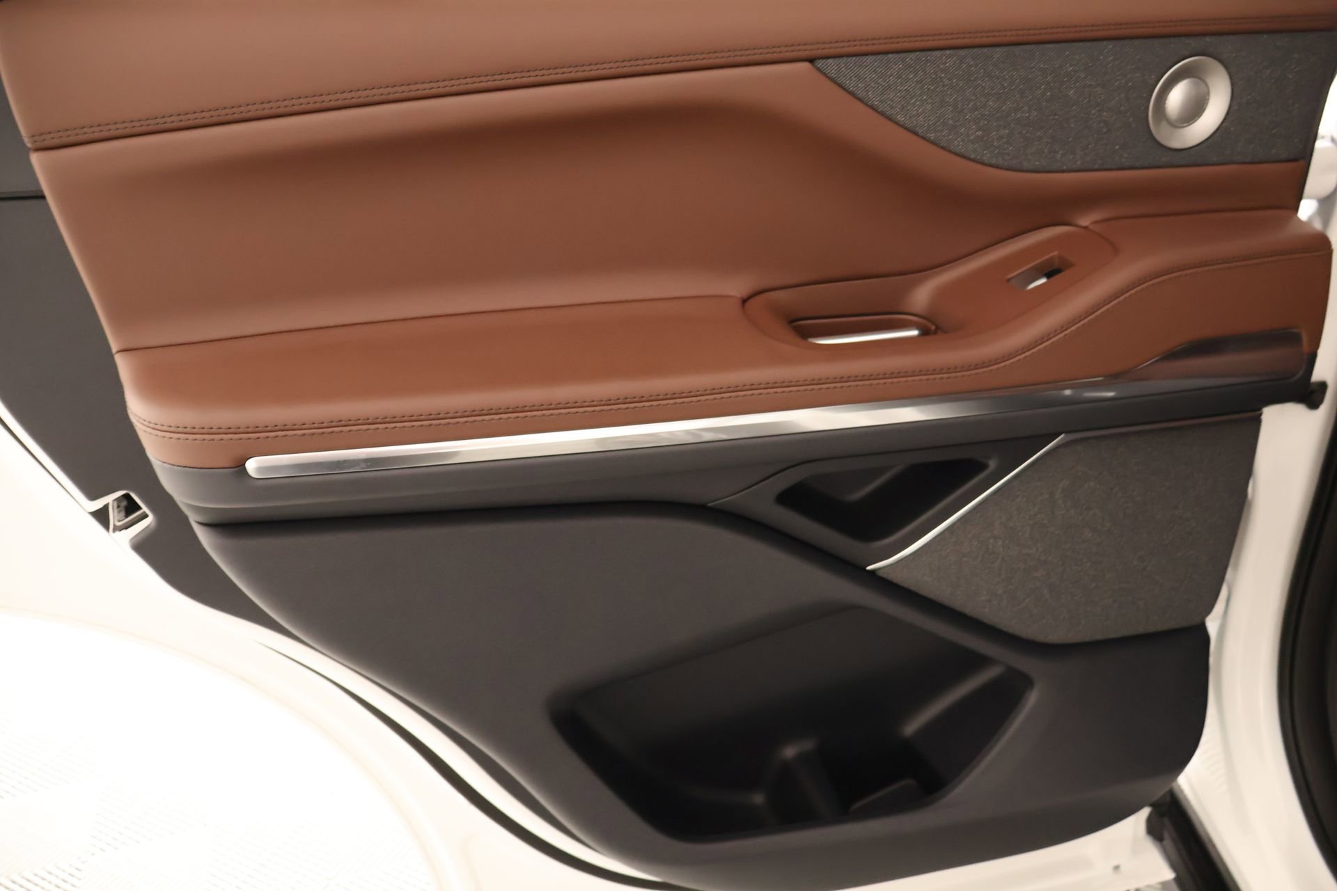 New 2026 Lincoln Navigator Reserve AWD/4WD image 19
