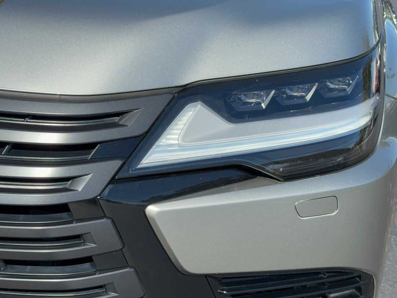 Certified 2025 Lexus LX 600 4WD w/ Appearance Package image 13