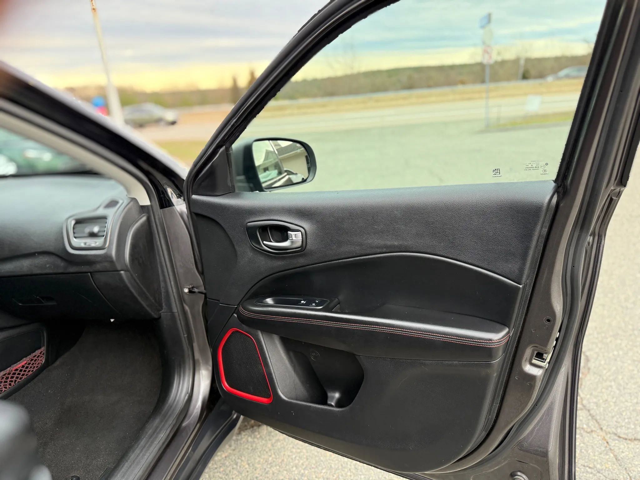 Used 2021 Jeep Compass Trailhawk image 29